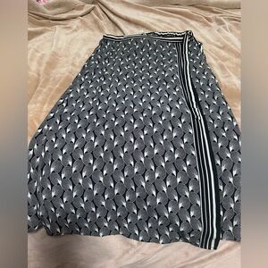 Max Studio Black and White A-Line Skirt M